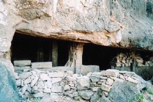 Caves on Mulher