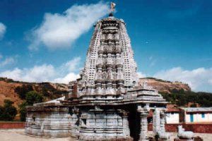 Amruteshwar temple at Ratanwadi